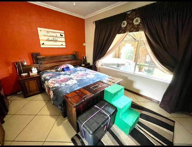 2 BEDROOM TOWNHOUSE FOR SALE IN RANGEVIEW